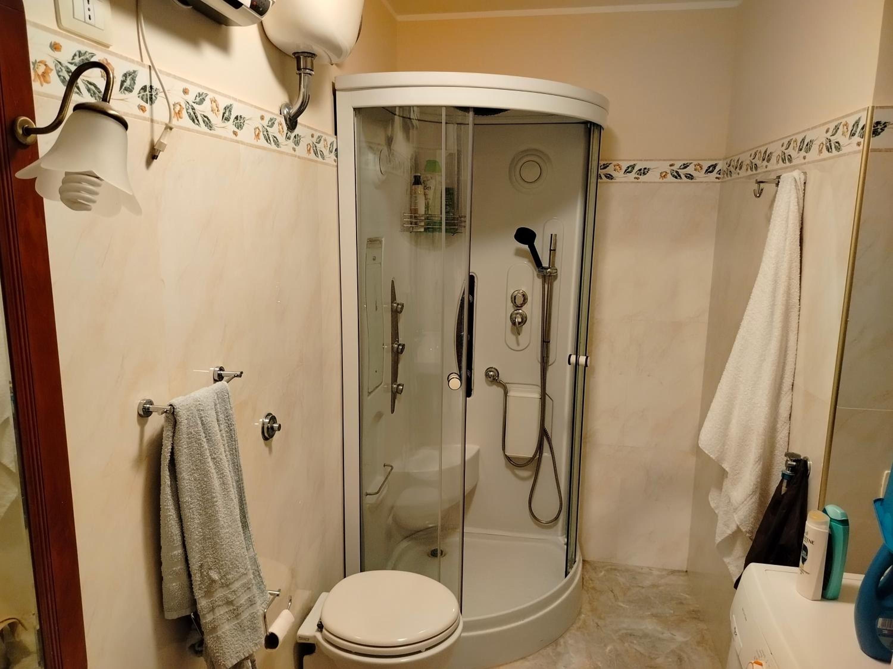 La Chiazza en Sciacca — bathroom