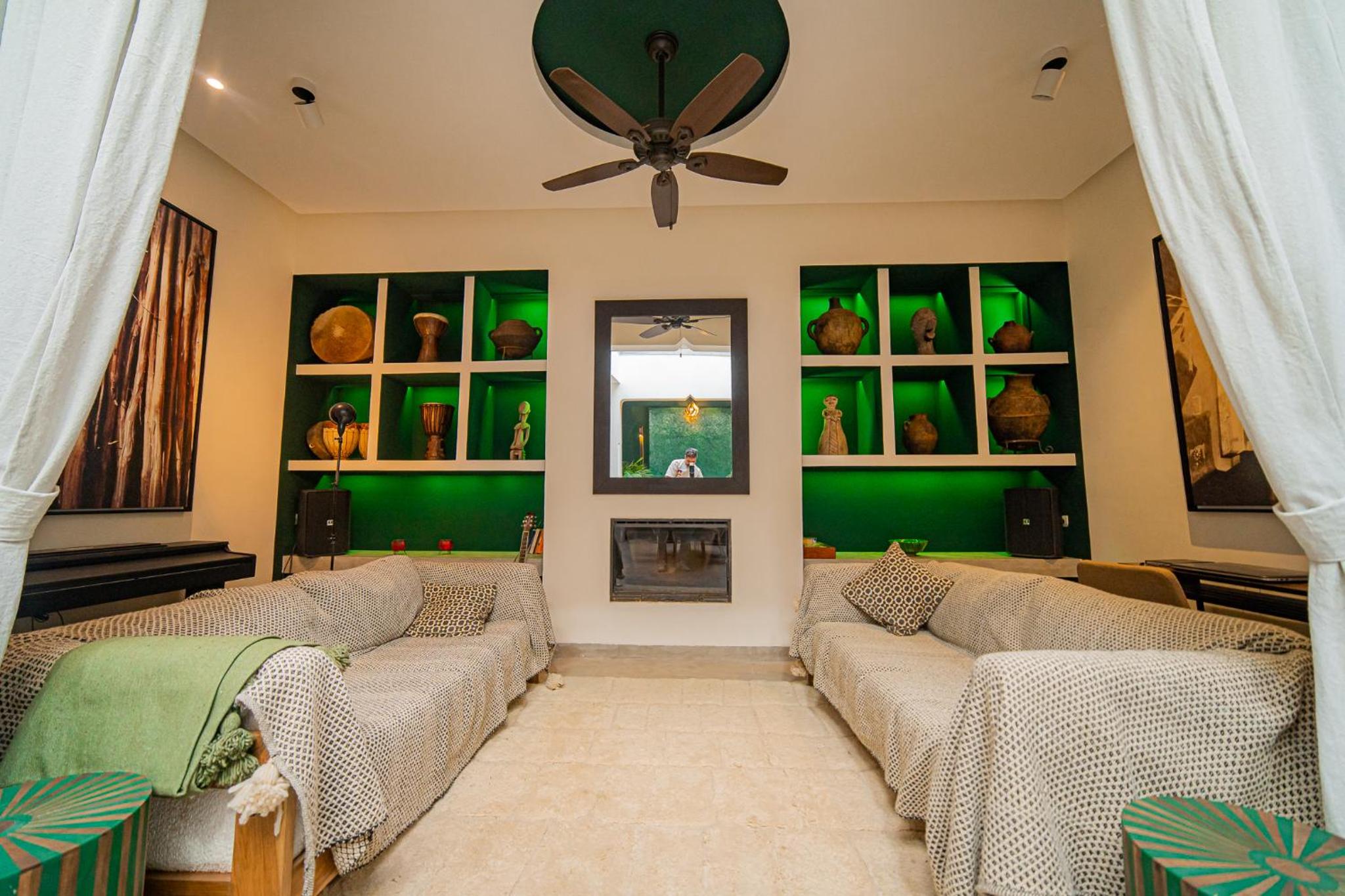 lounge