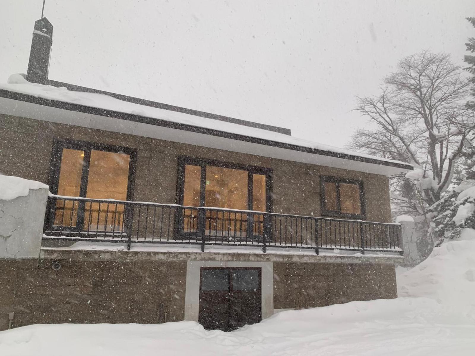 SHIKA HOUSE An ideal ski home in Rusutsu Village - 3 km from world class Rusutsu Ski Resort view 2