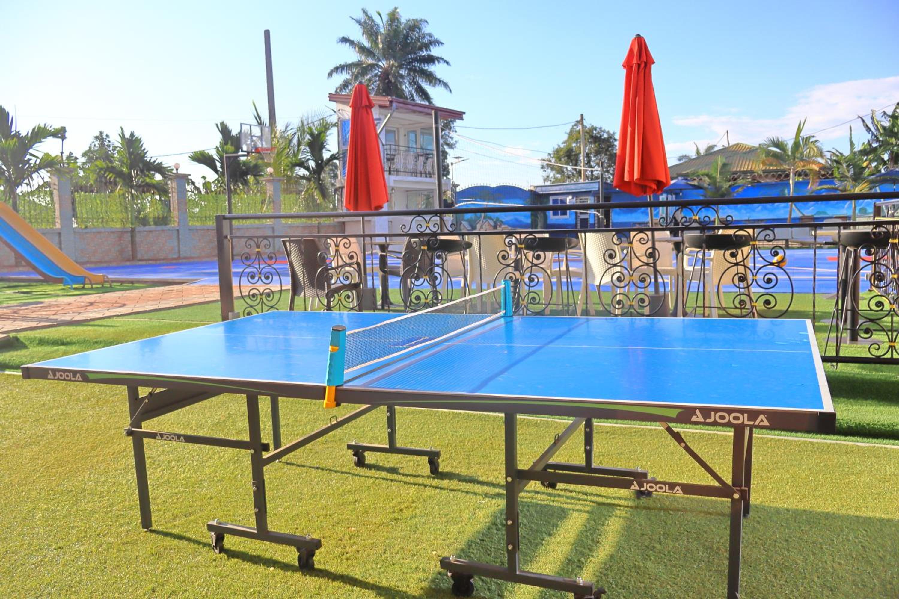 Primeshare Luxury apart with swimming pool, parking, playground and restaurant