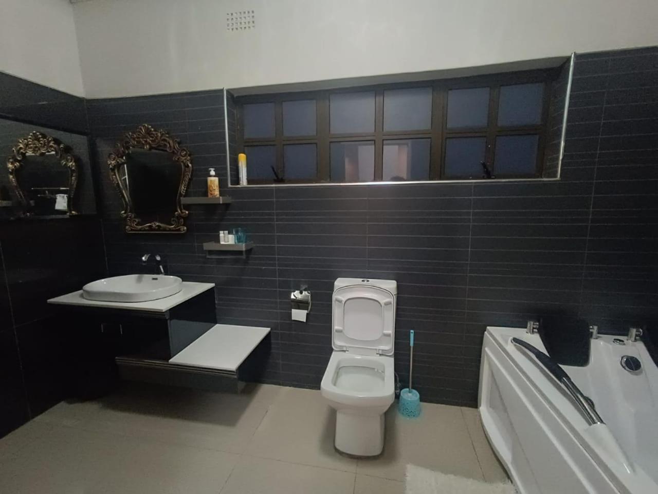 Manasseh Bed & BreakFast Gabs North