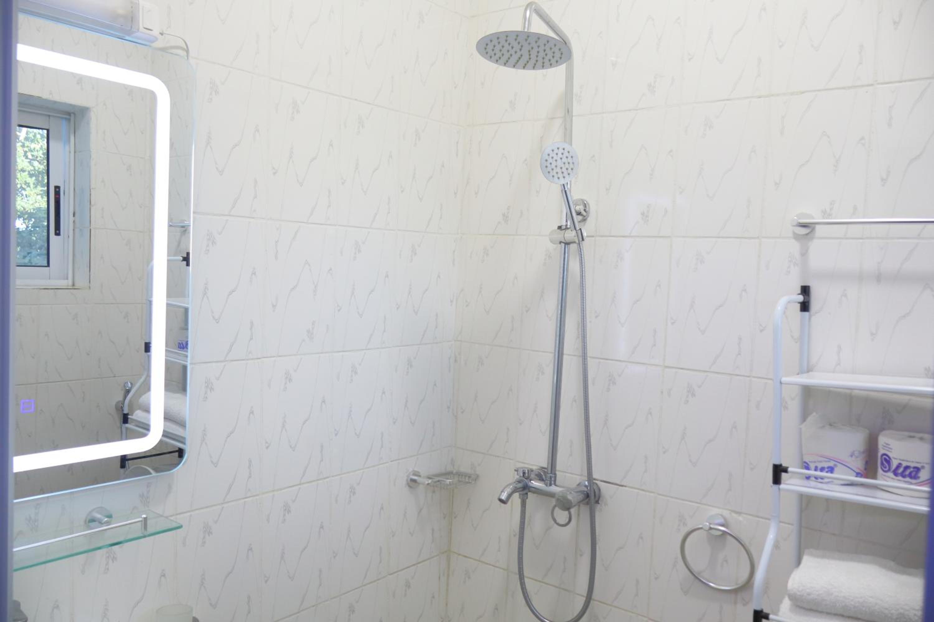 Primeshare Luxury apart with swimming pool, parking, playground and restaurant