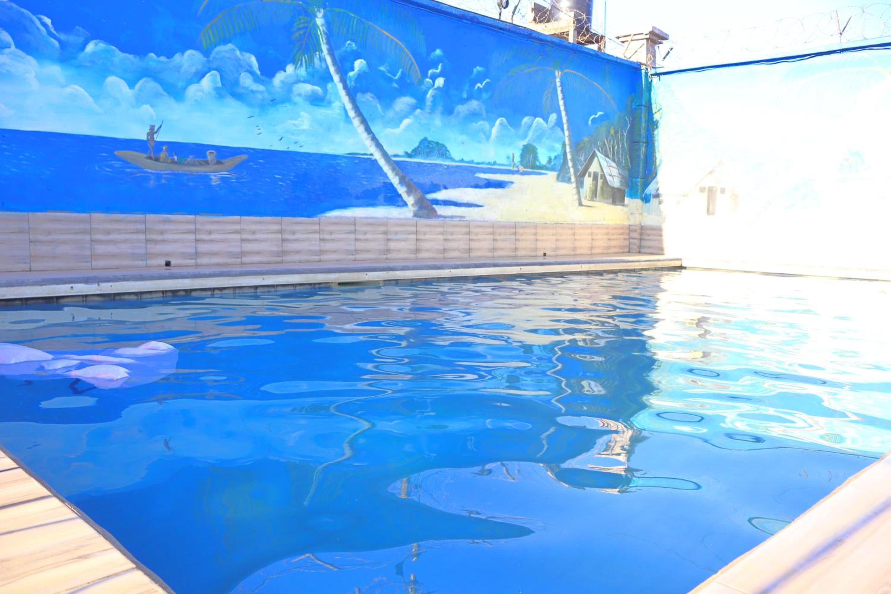 Primeshare Luxury apart with swimming pool, parking, playground and restaurant