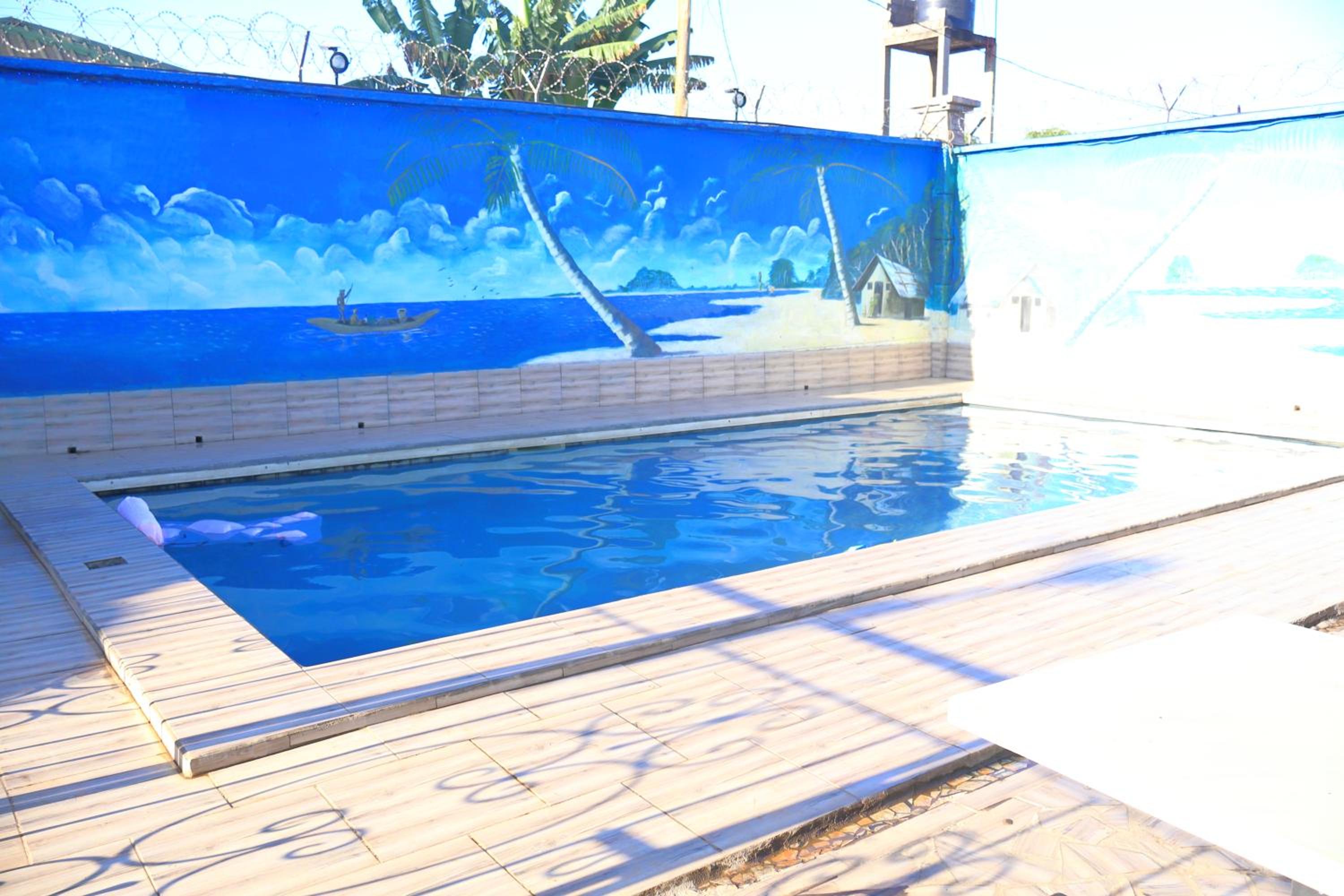 Primeshare Luxury apart with swimming pool, parking, playground and restaurant