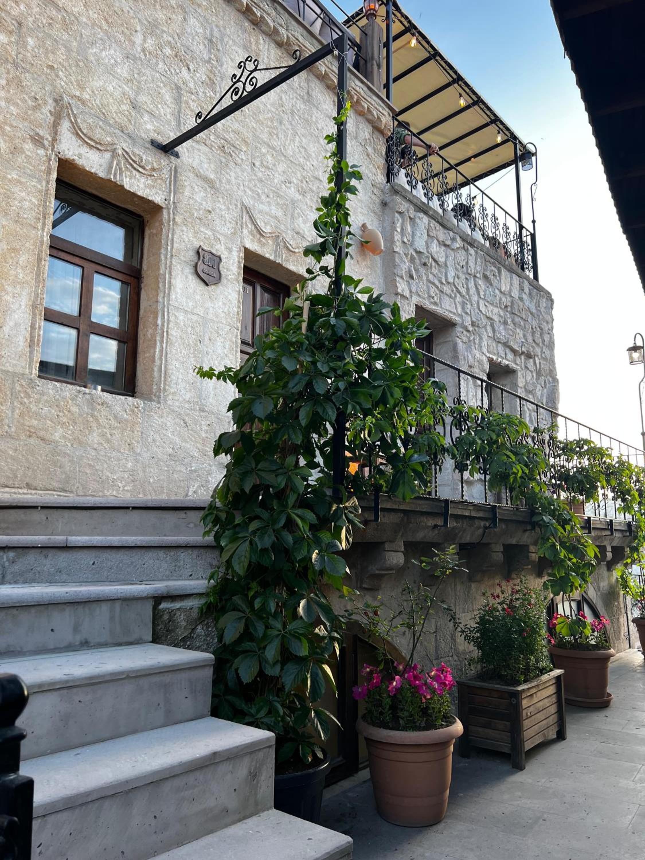 Castle Cave Hotel - Image 41