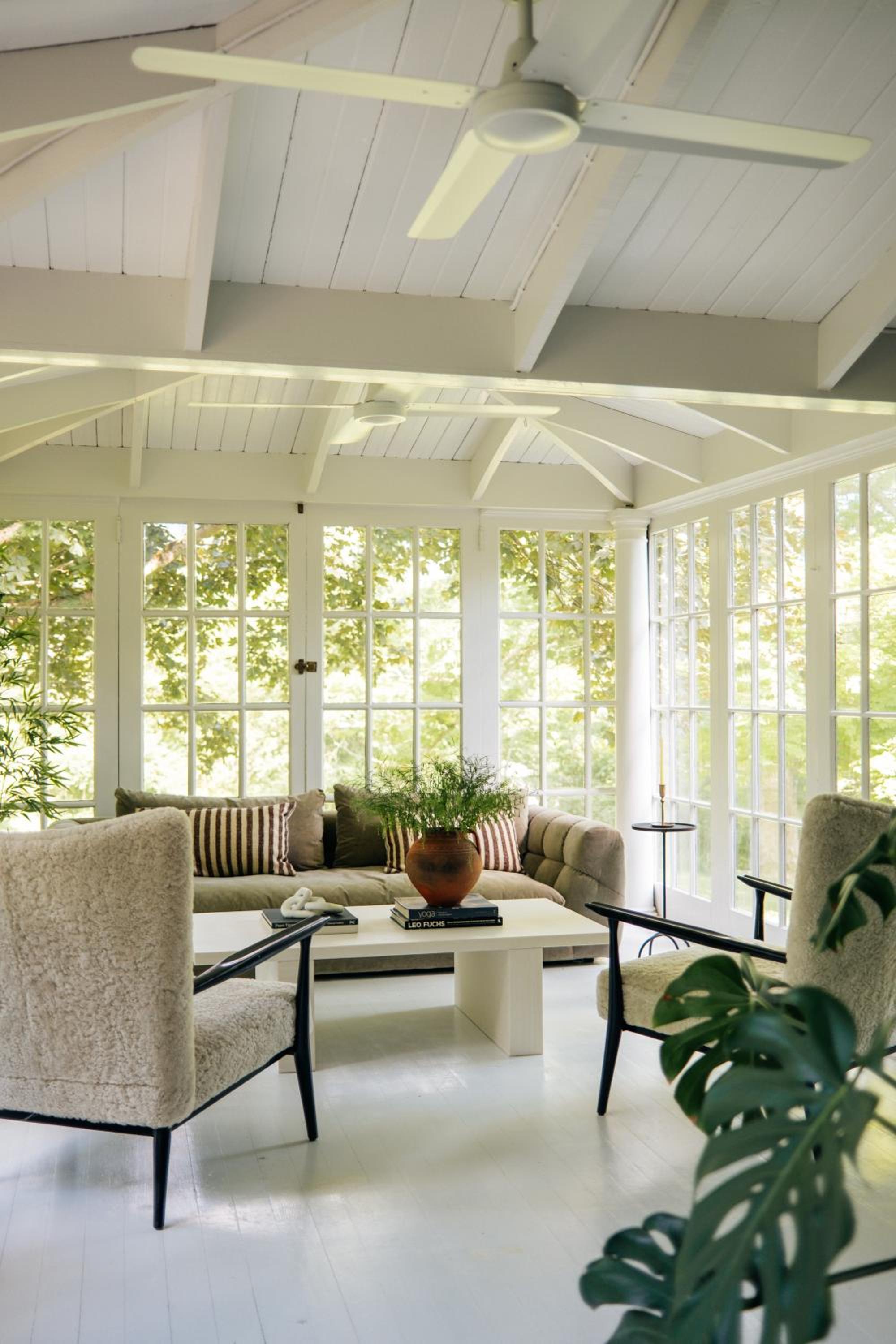 Stylish Rural Sanctuary Perfect for Every Season! view 5