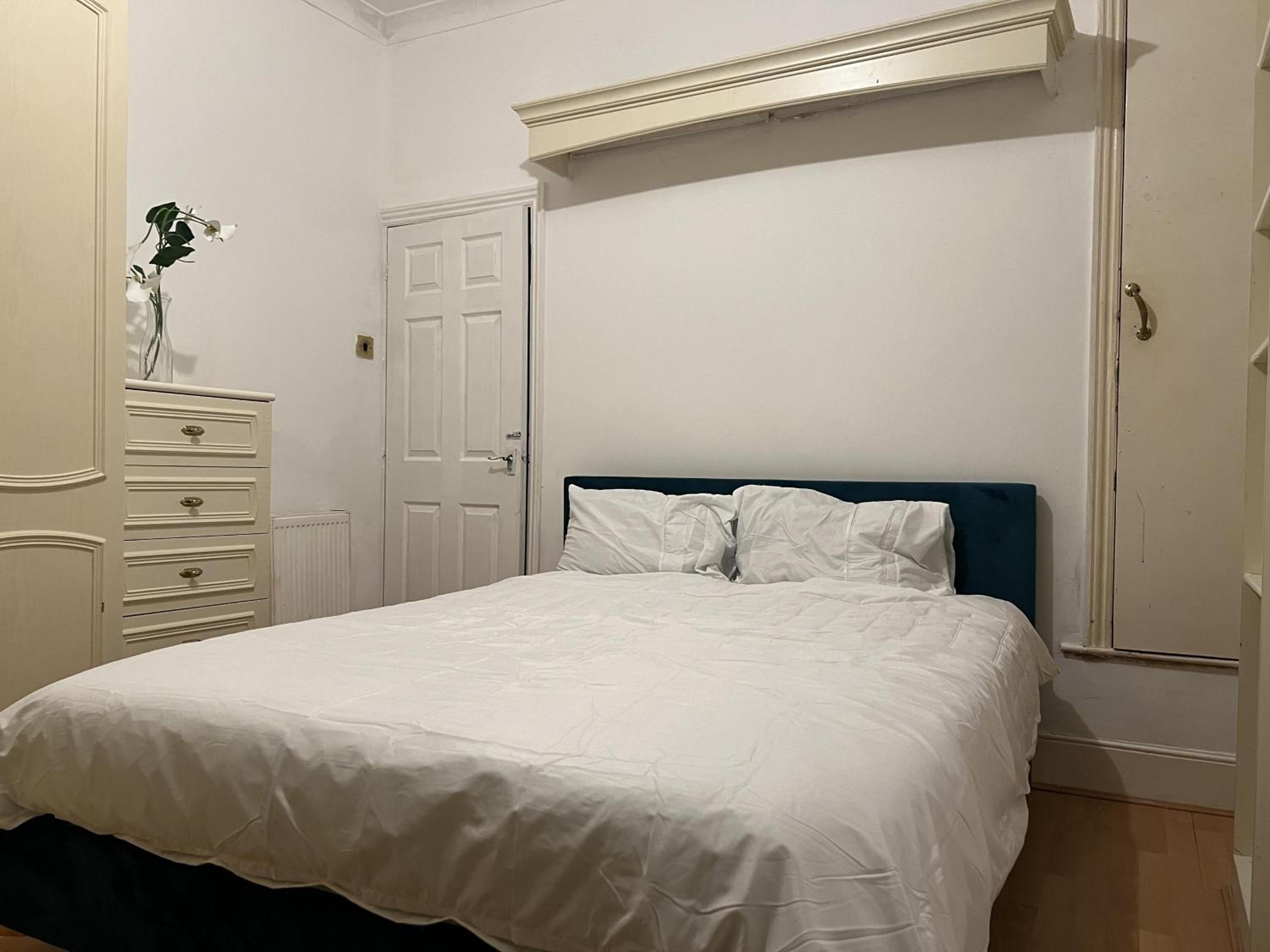 Smethwick uk 2 Bedroom house tv wifi