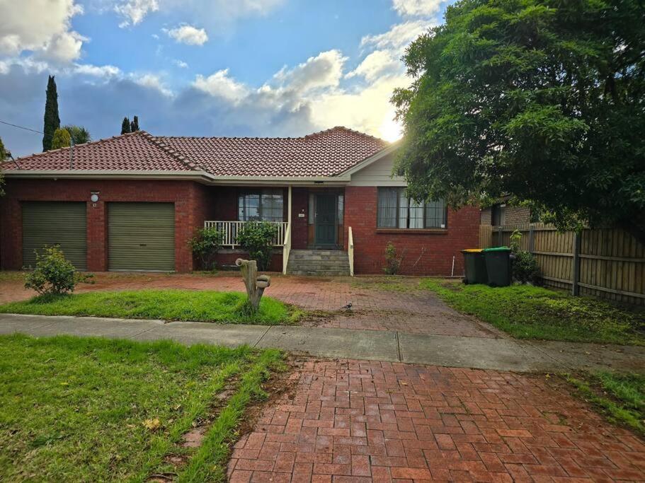 Serene Escape in Altona Meadows
