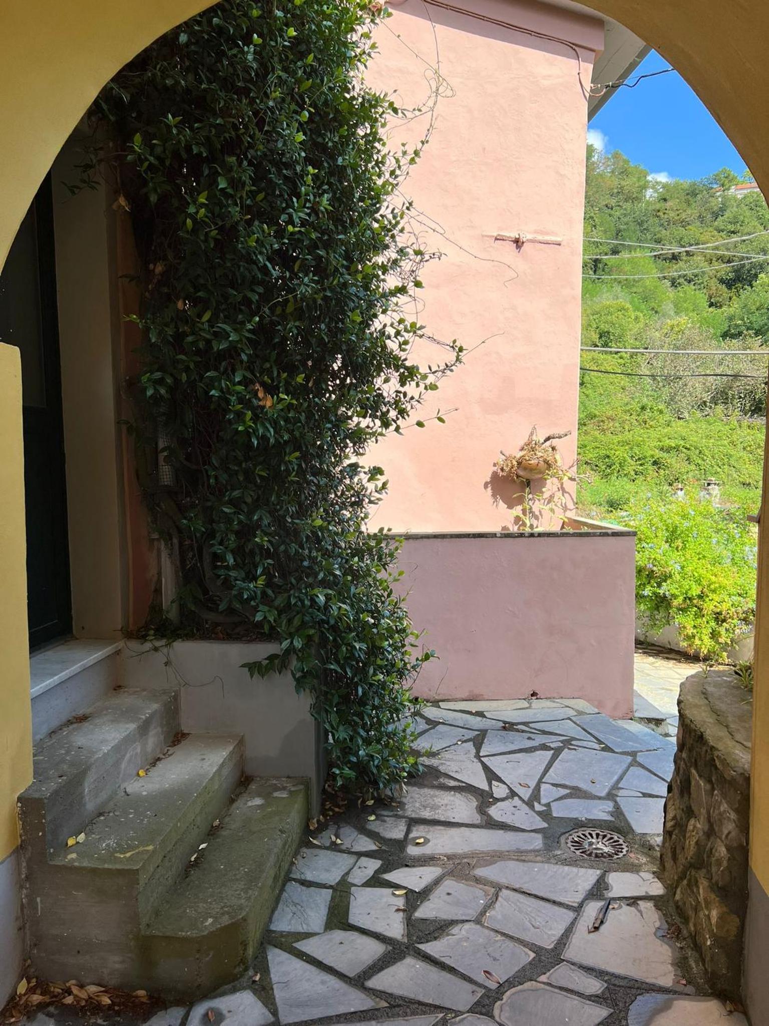 Casetta nel borgo view 5