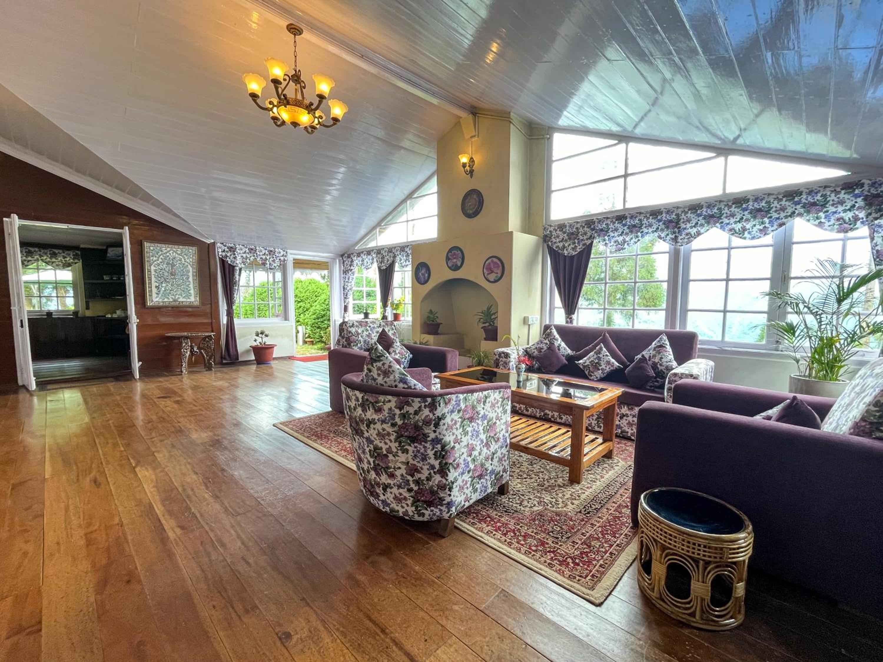 Yule Tea Retreat, Darjeeling view 5
