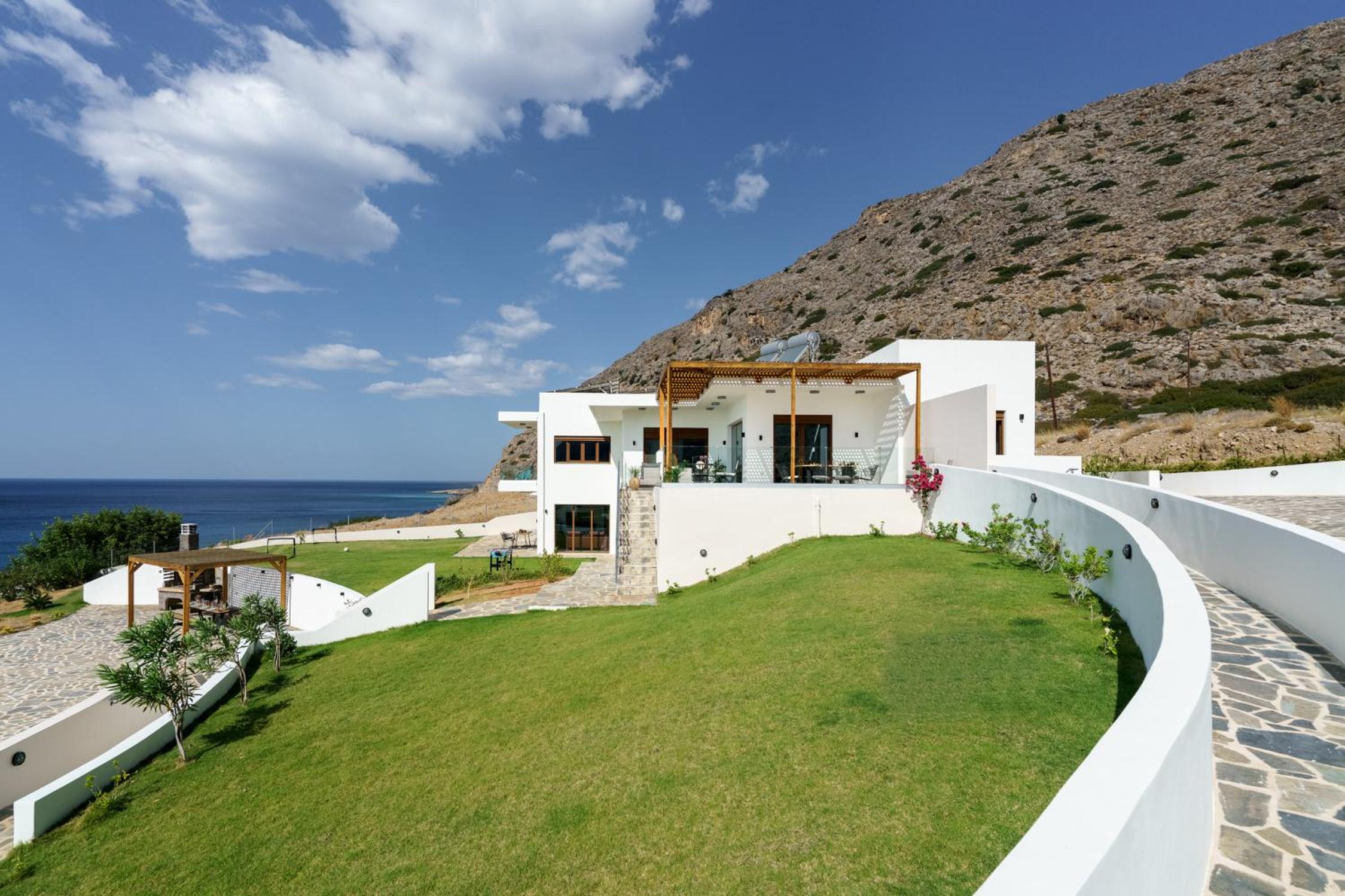 Beachfront Villa Atalandia with Heated Pools, Gym, BBQ & Office view 5