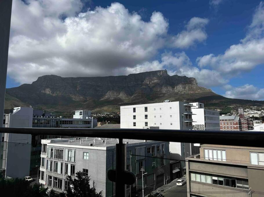 Table Mountain View Studio Apartment
