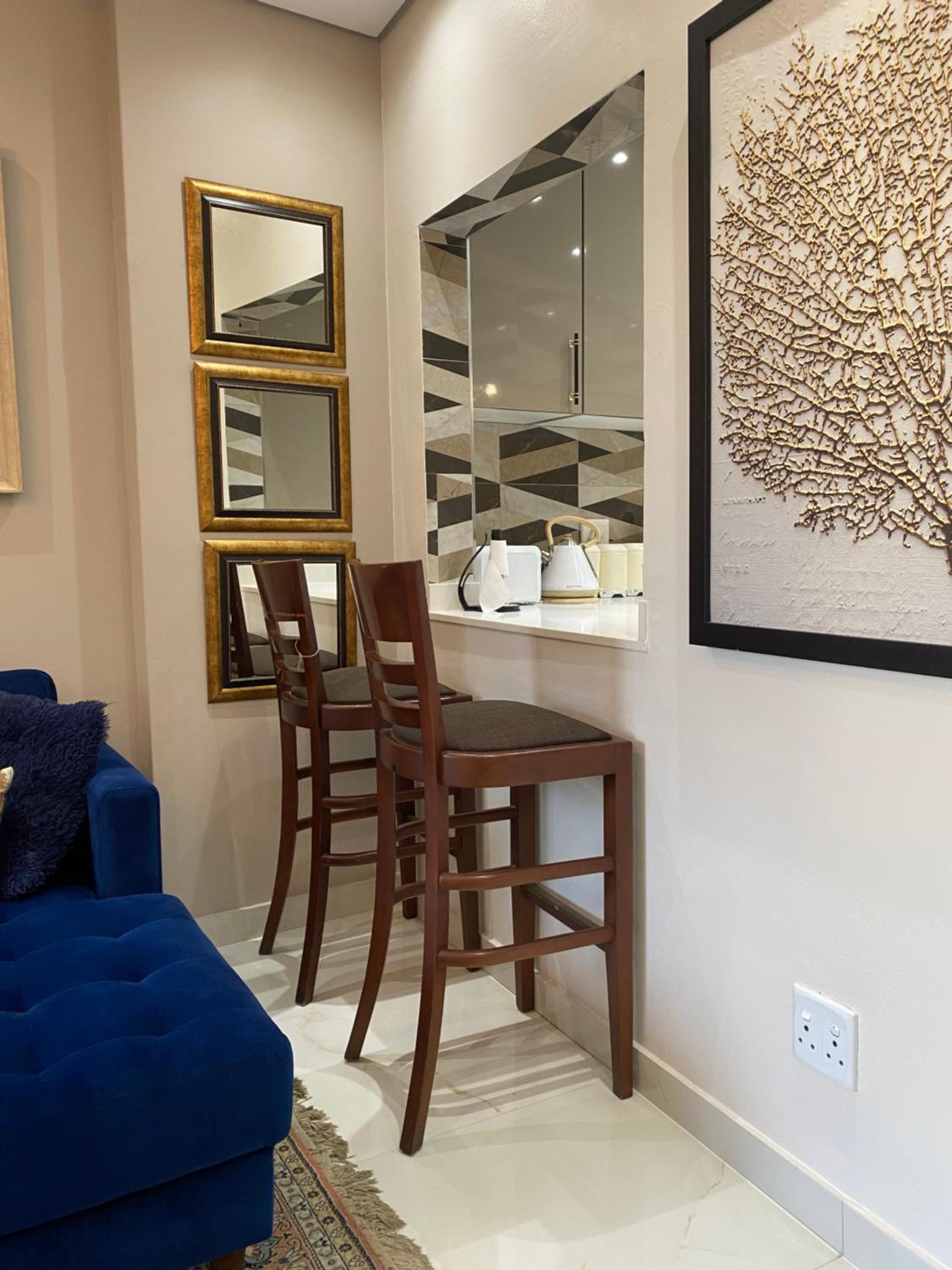 Cozy Fully Furnished Apartment, Ridgewood view 3