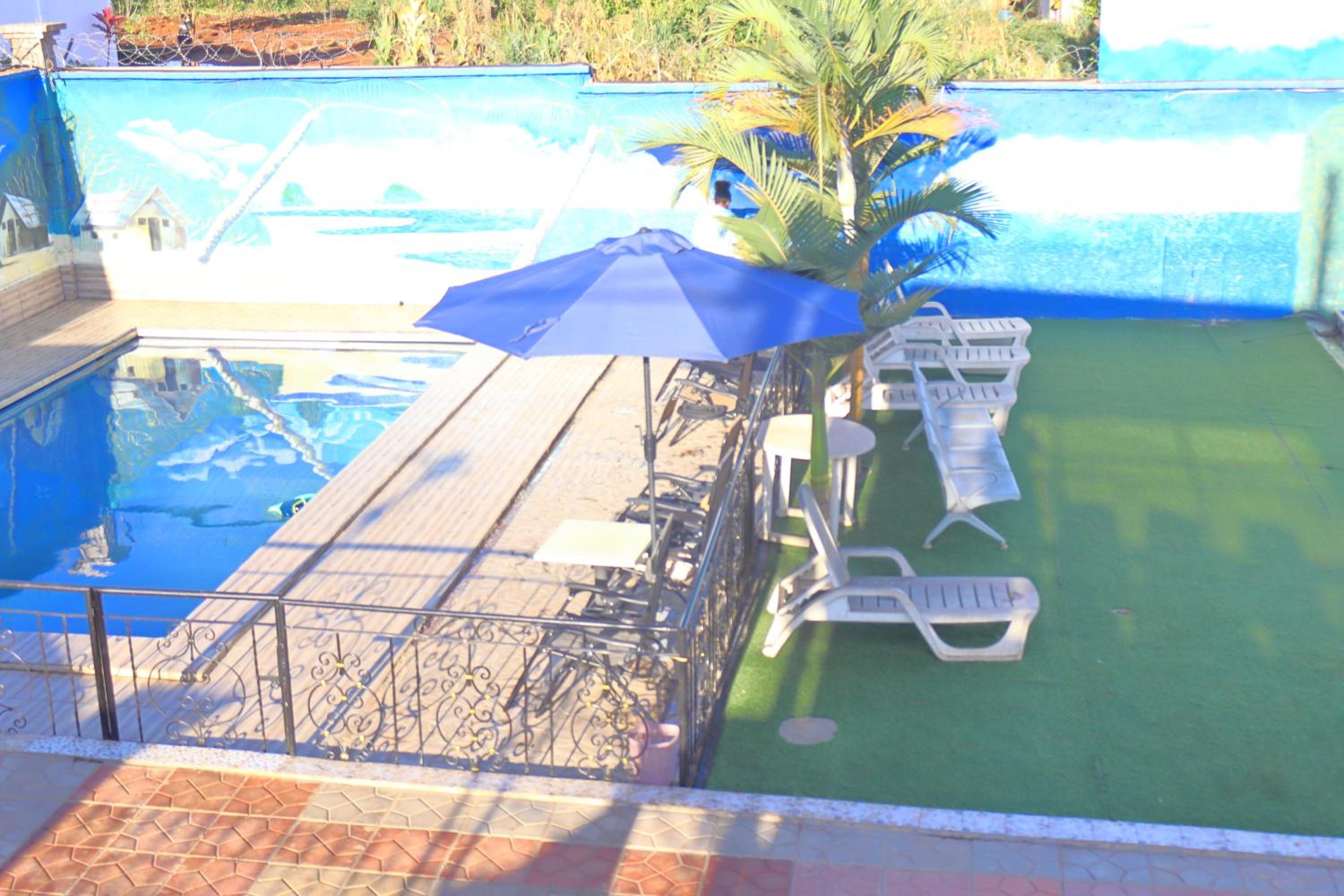 Primeshare Luxury apart with swimming pool, parking, playground and restaurant