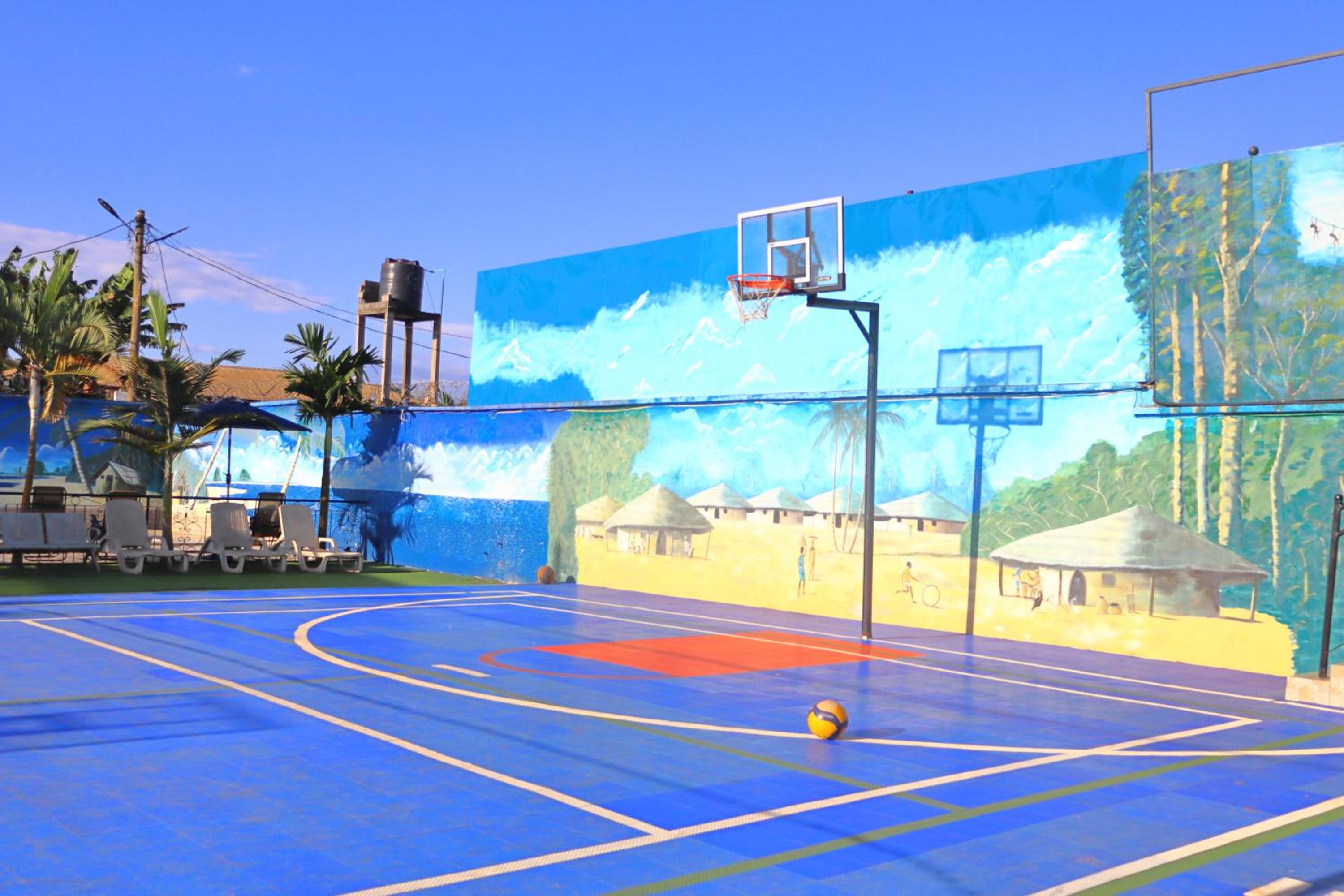 Primeshare Luxury apart with swimming pool, parking, playground and restaurant