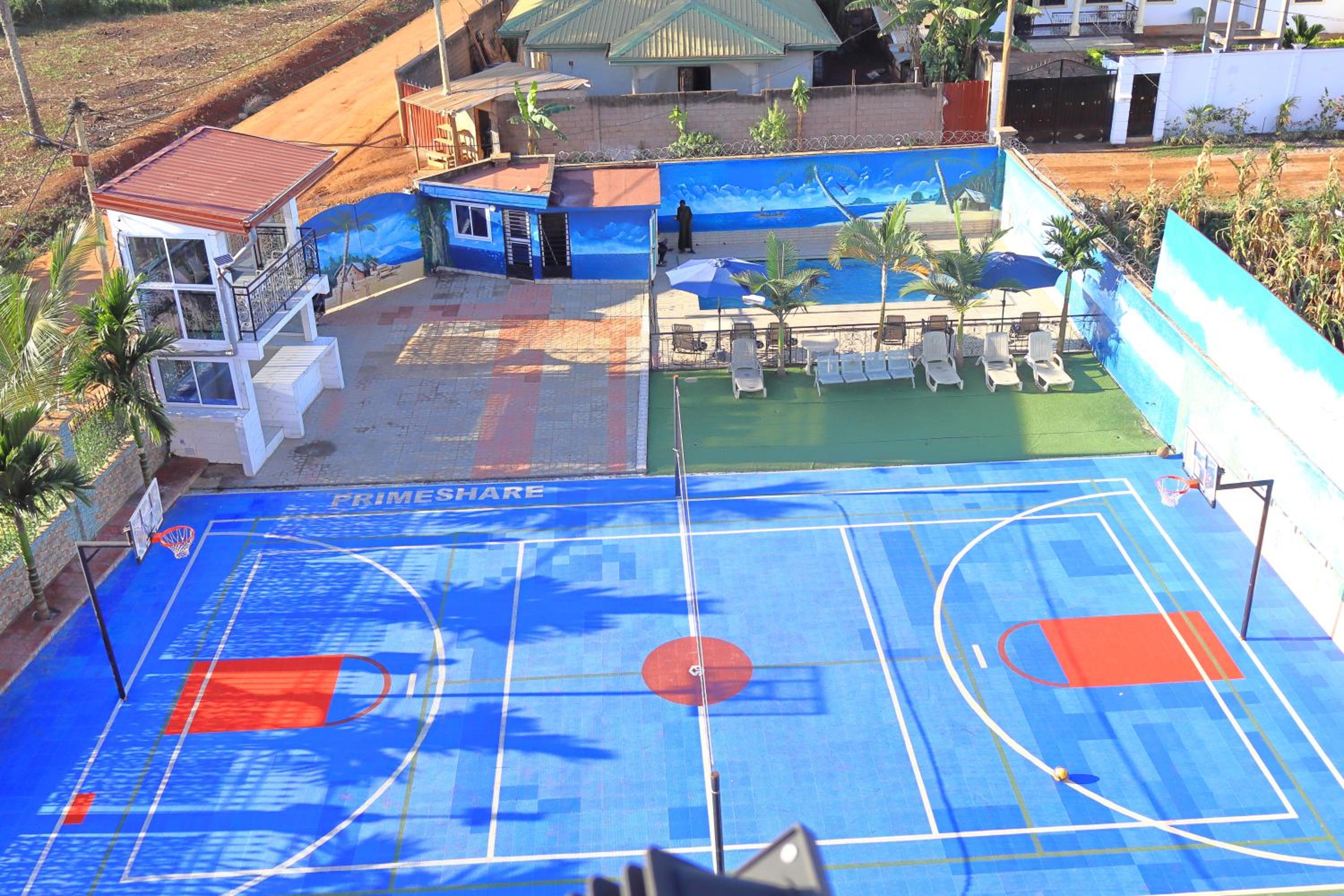 Primeshare Luxury apart with swimming pool, parking, playground and restaurant