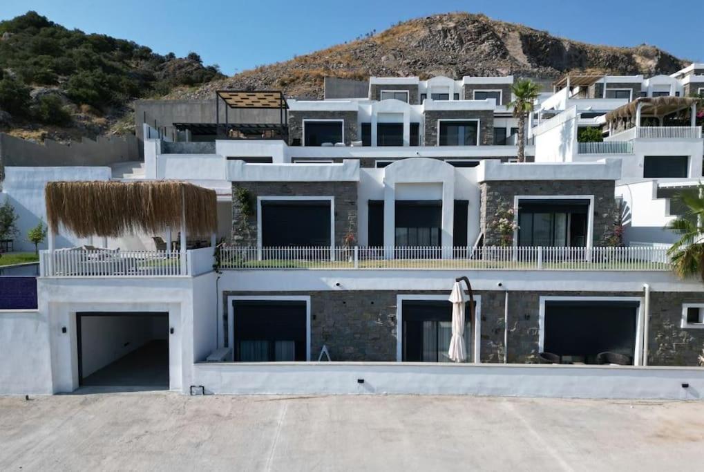 Villa YAKA