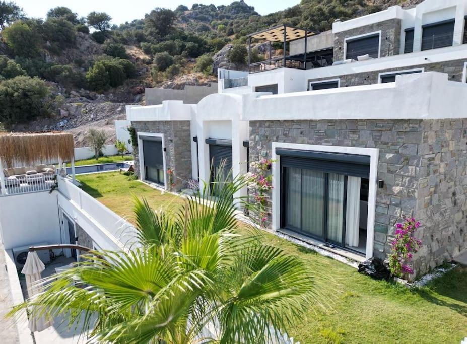 Villa YAKA
