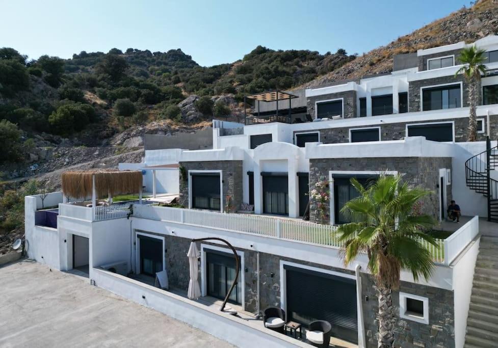 Villa YAKA