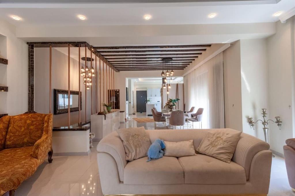 Villa YAKA