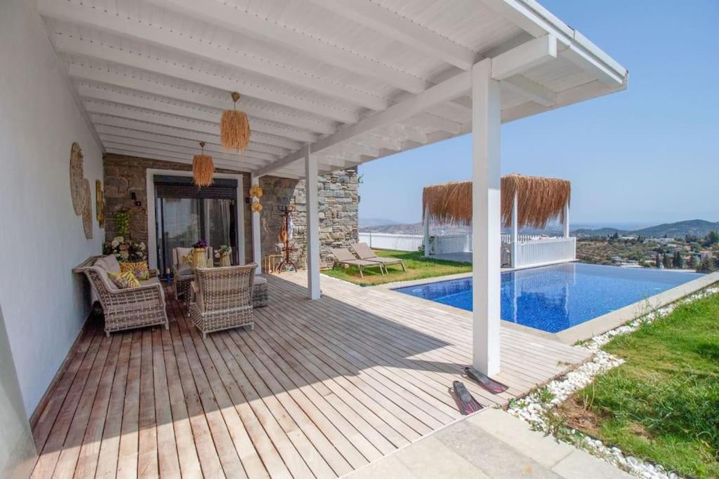 Villa YAKA