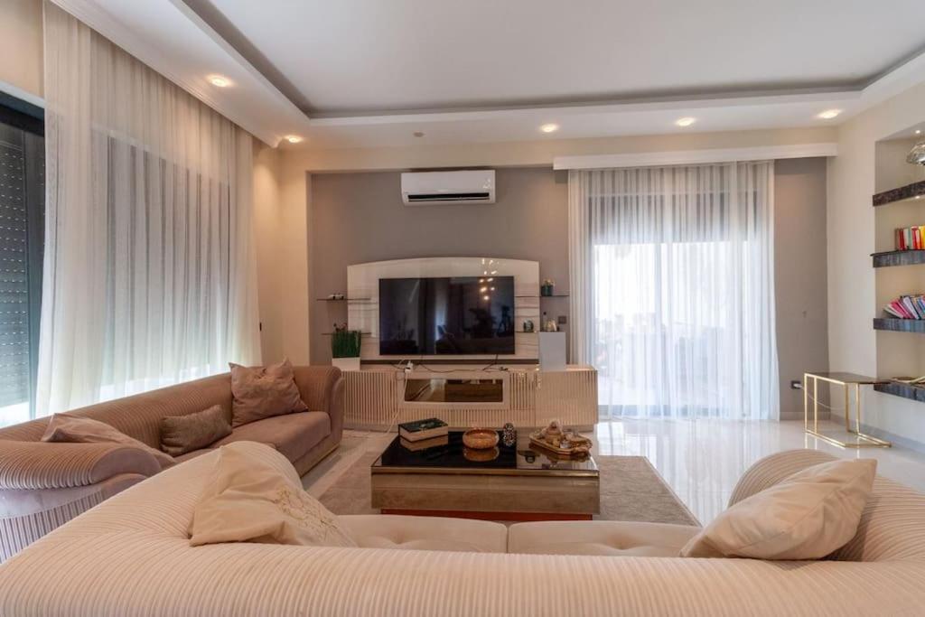 Villa YAKA