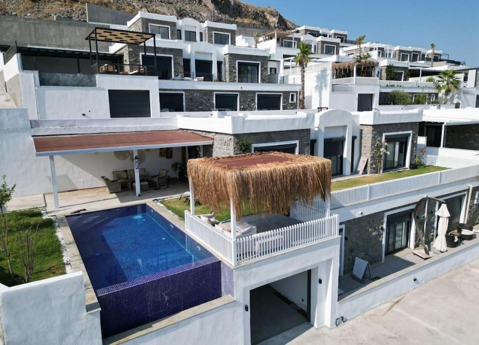 Villa YAKA