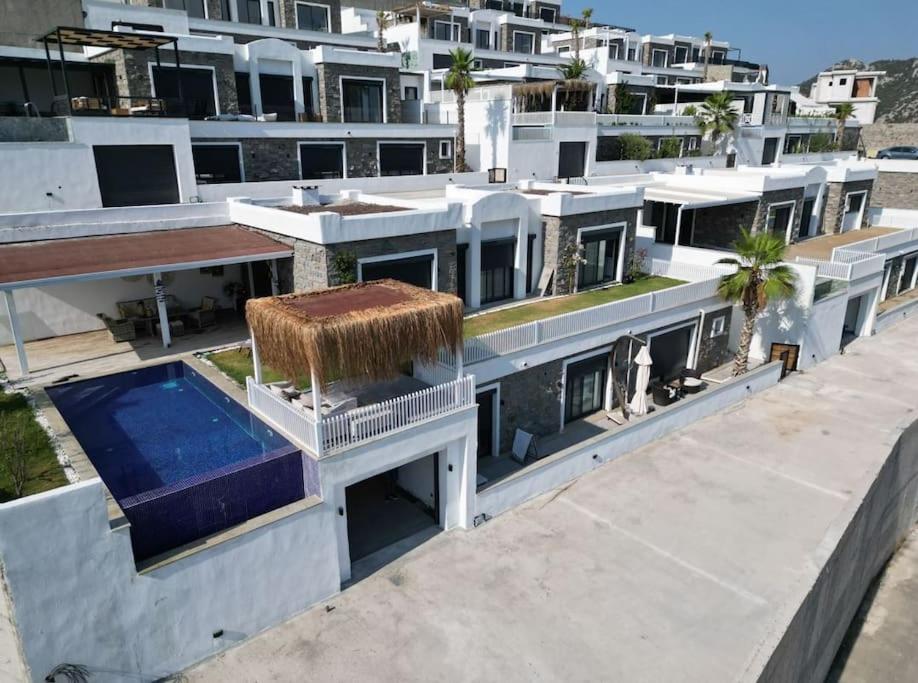 Villa YAKA