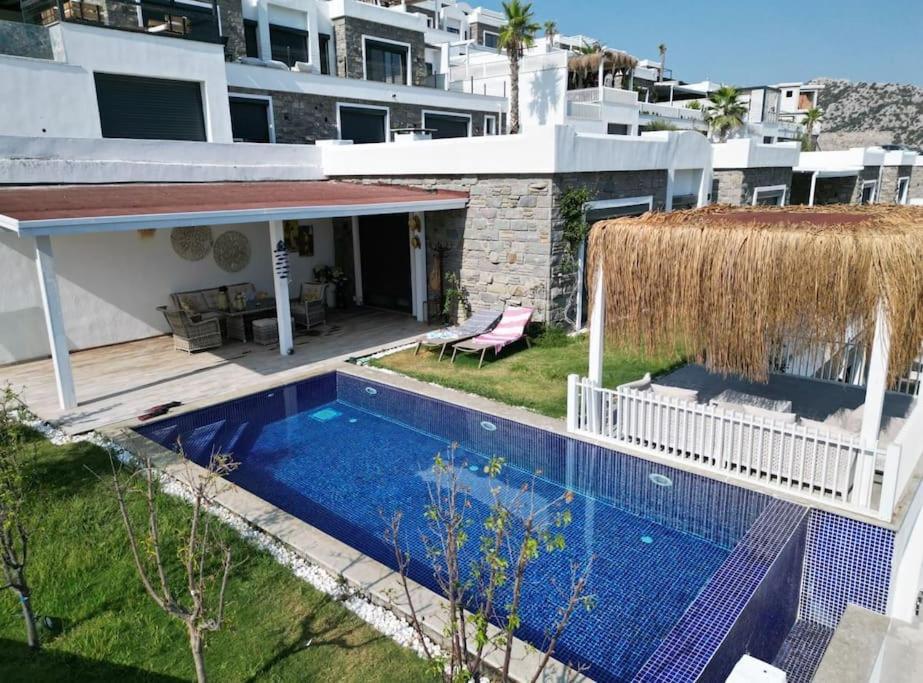 Villa YAKA