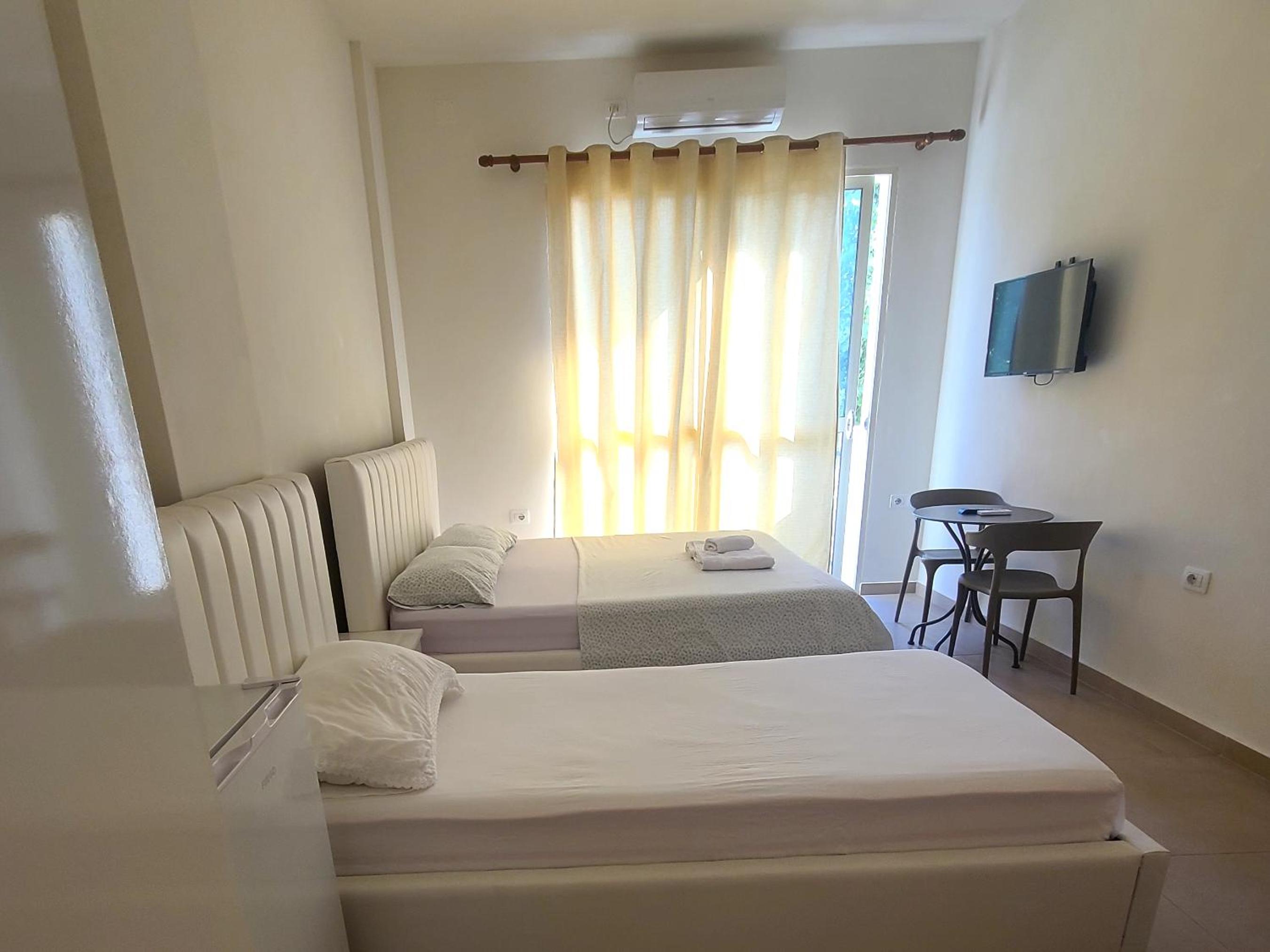 Arli Eris Rent rooms