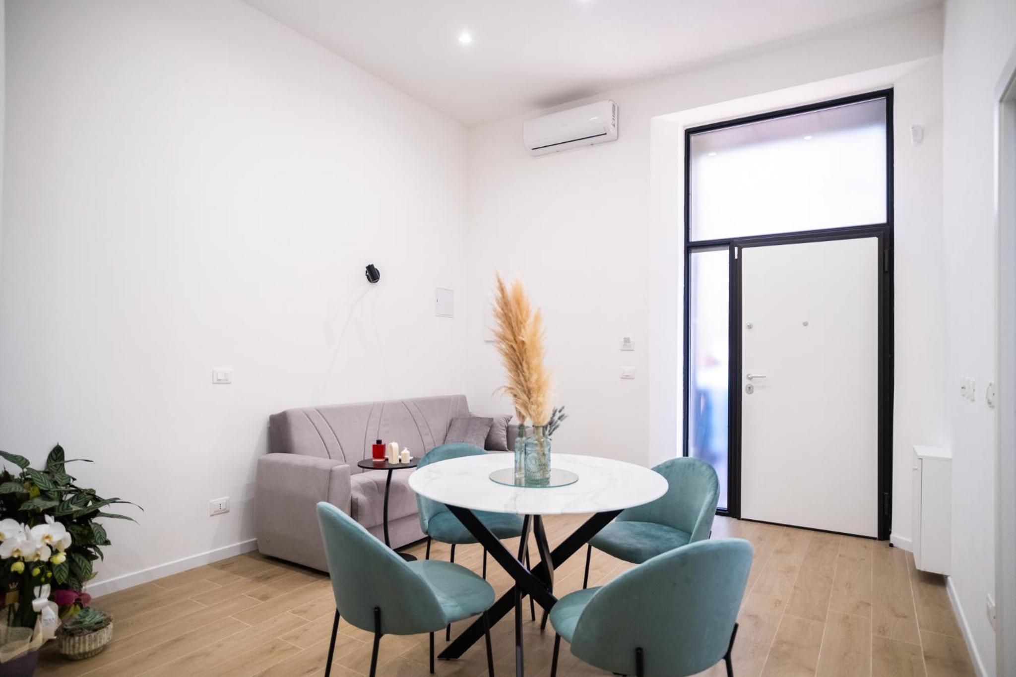Euphemia Glamour Apartment view 4
