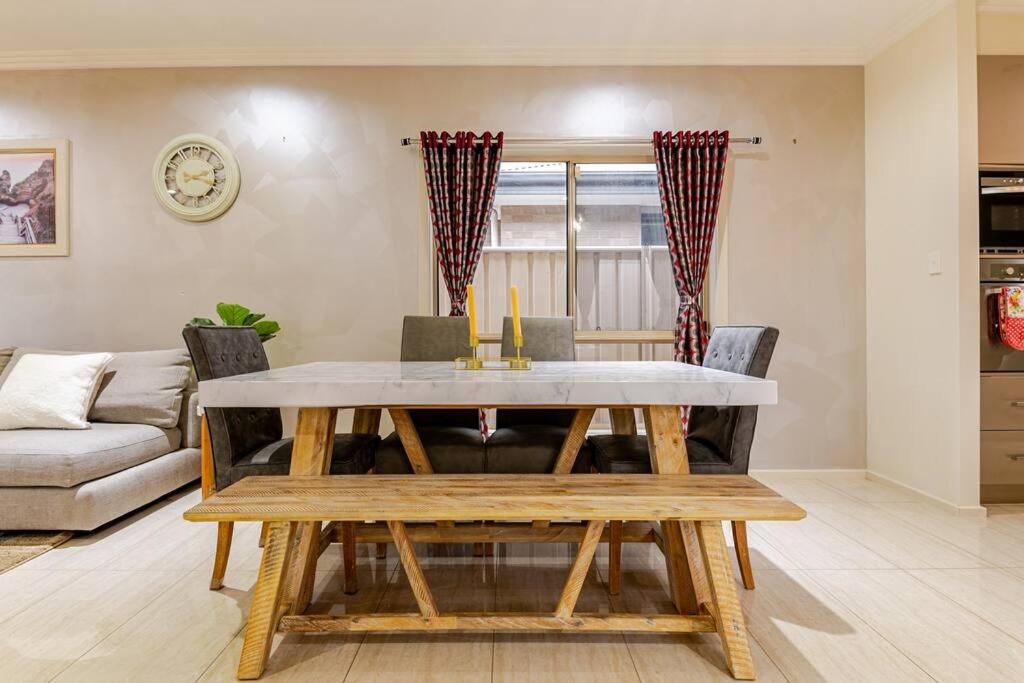 Morden Elegant 4 Bedroom House