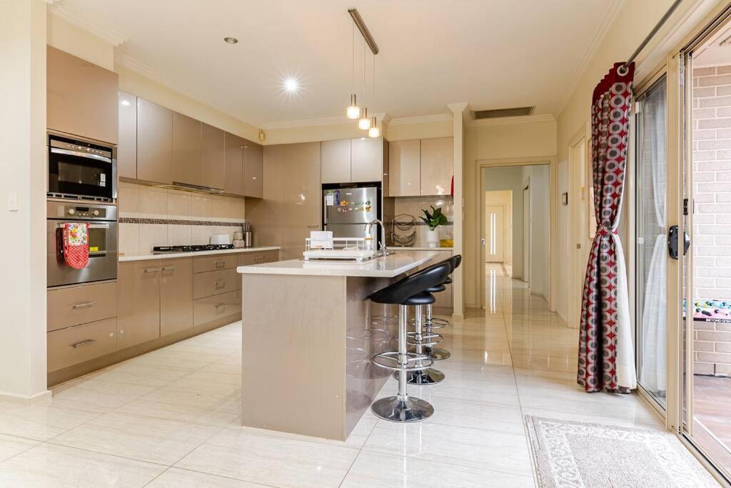Morden Elegant 4 Bedroom House
