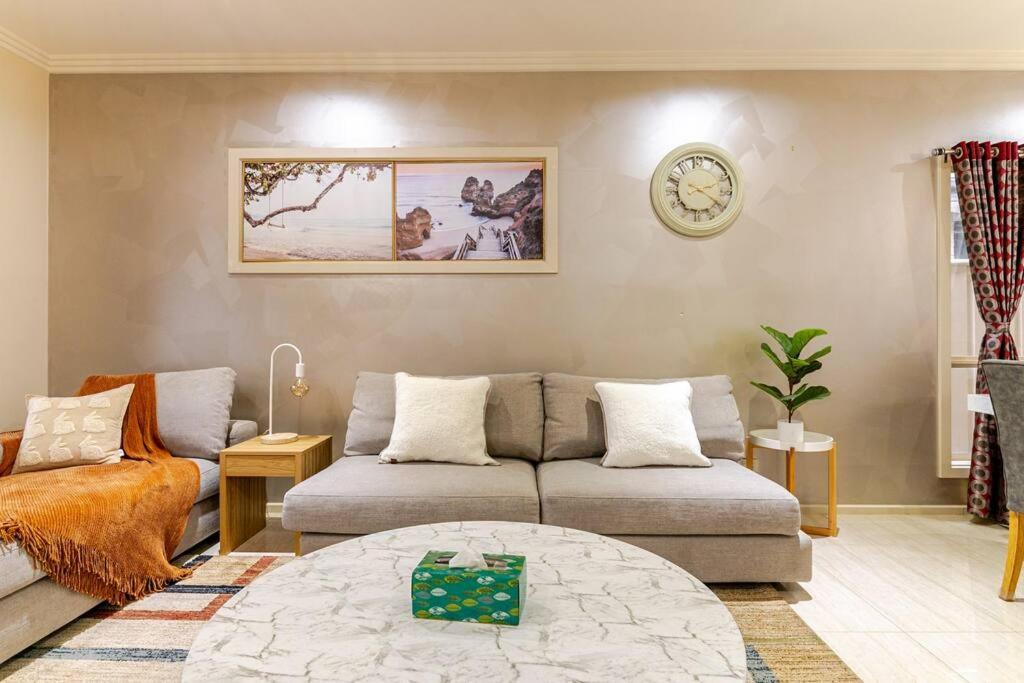 Morden Elegant 4 Bedroom House