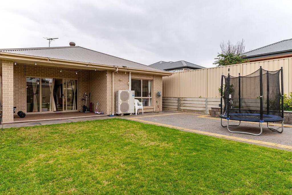 Morden Elegant 4 Bedroom House
