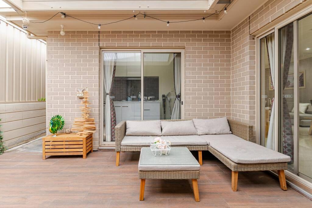 Morden Elegant 4 Bedroom House
