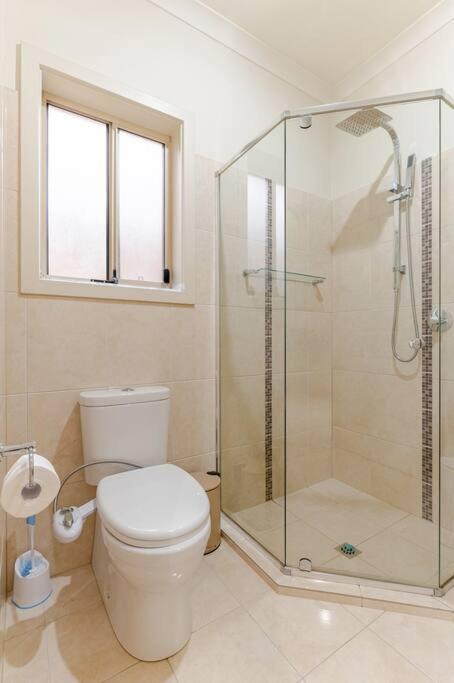 Morden Elegant 4 Bedroom House