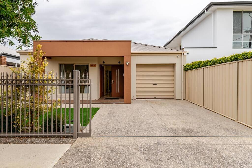 Morden Elegant 4 Bedroom House