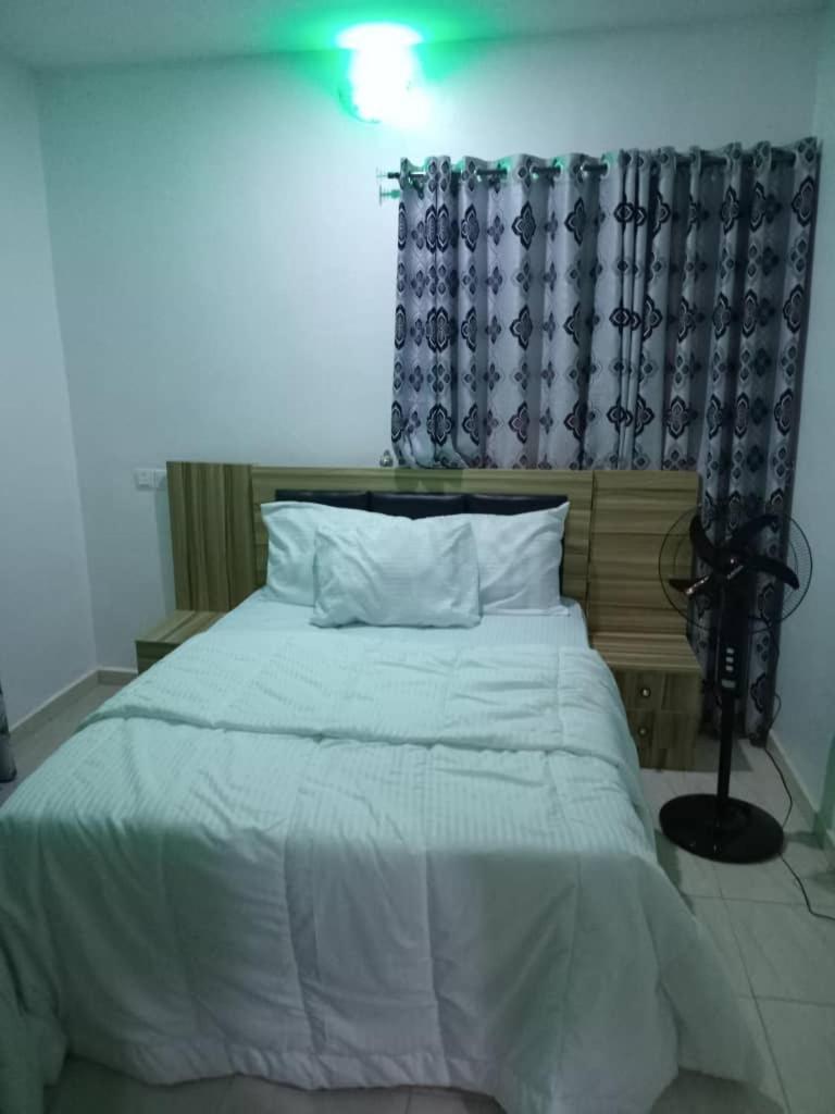 Molayo Luxury Apartment 1 view 3