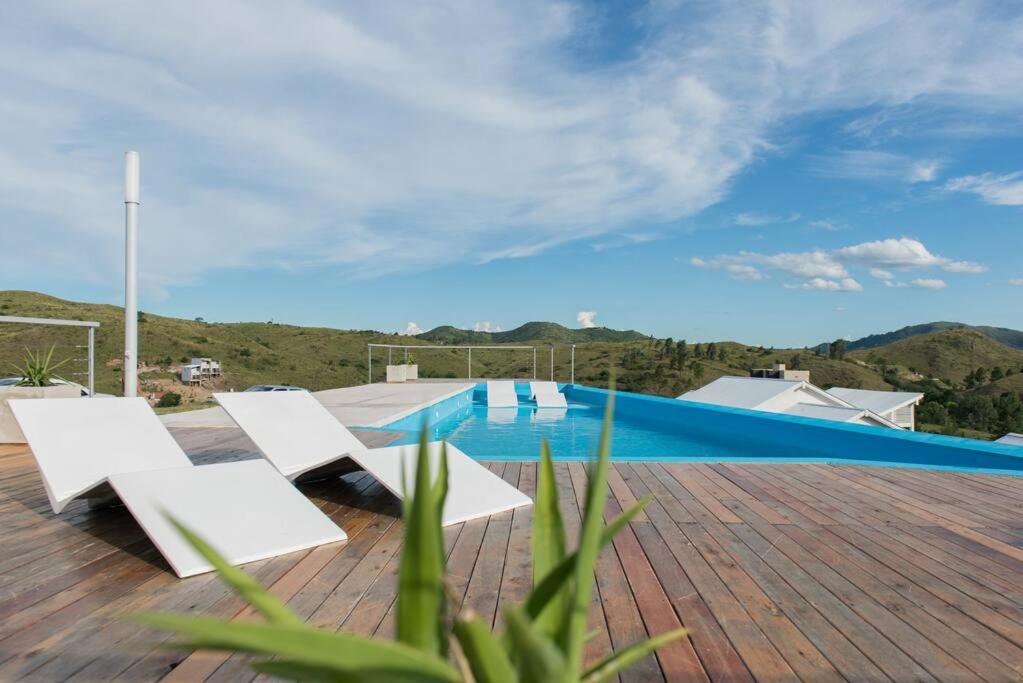 Dique Los Molinos Exclusiva casa vista al lago