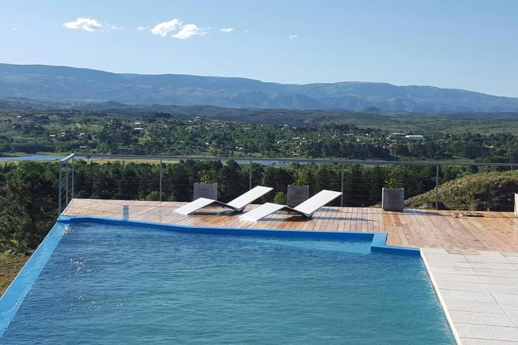 Dique Los Molinos Exclusiva casa vista al lago