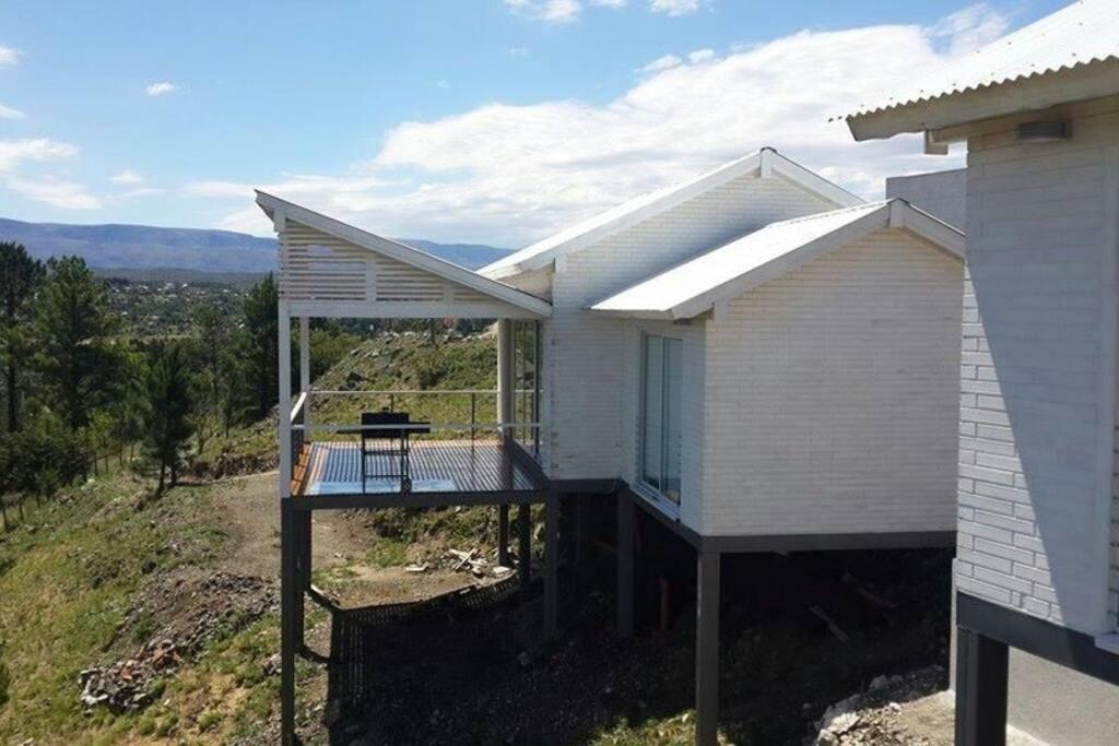 Dique Los Molinos Exclusiva casa vista al lago