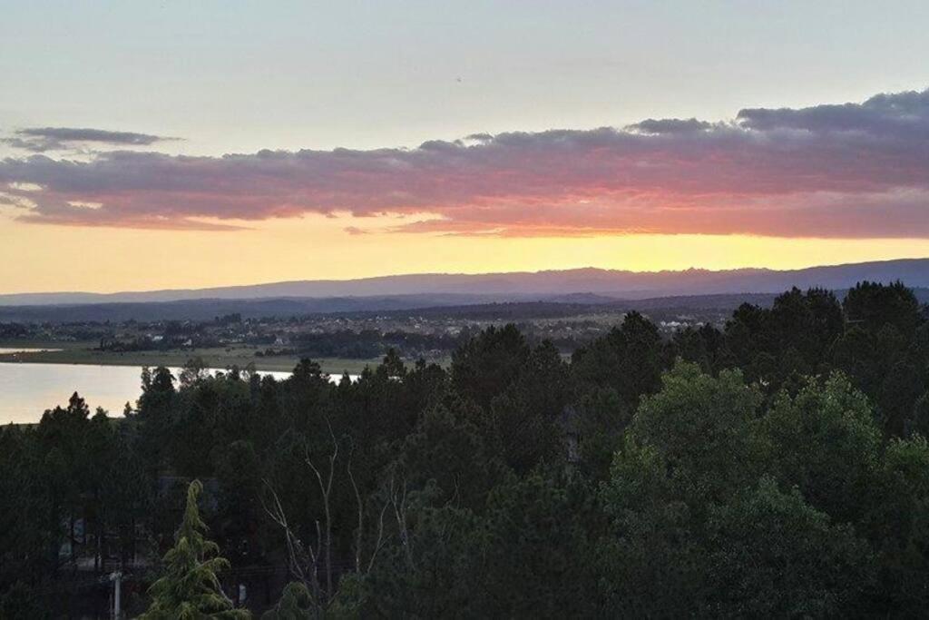 Dique Los Molinos Exclusiva casa vista al lago