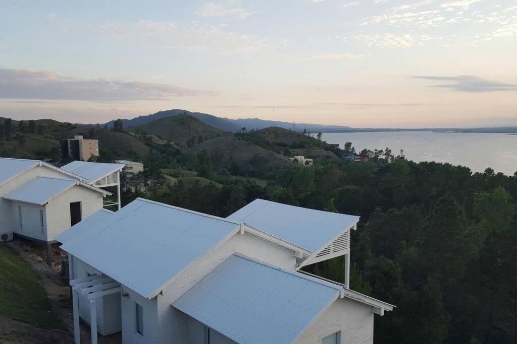 Dique Los Molinos Exclusiva casa vista al lago