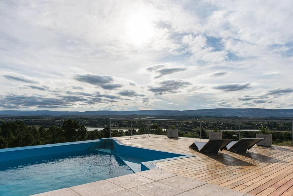 Dique Los Molinos Exclusiva casa vista al lago