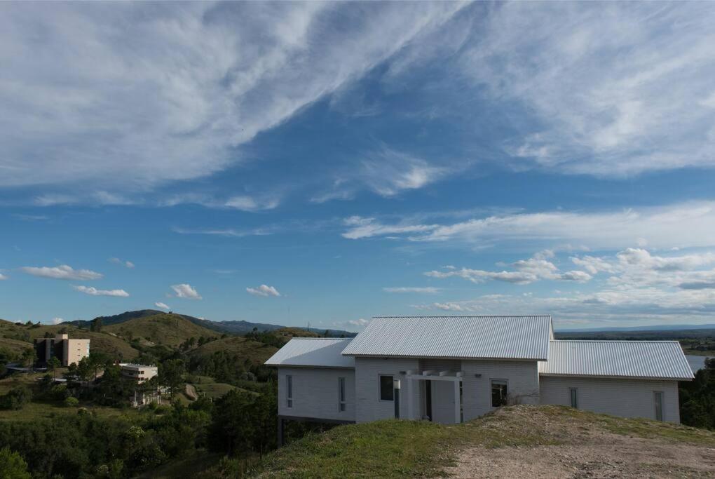 Dique Los Molinos Exclusiva casa vista al lago