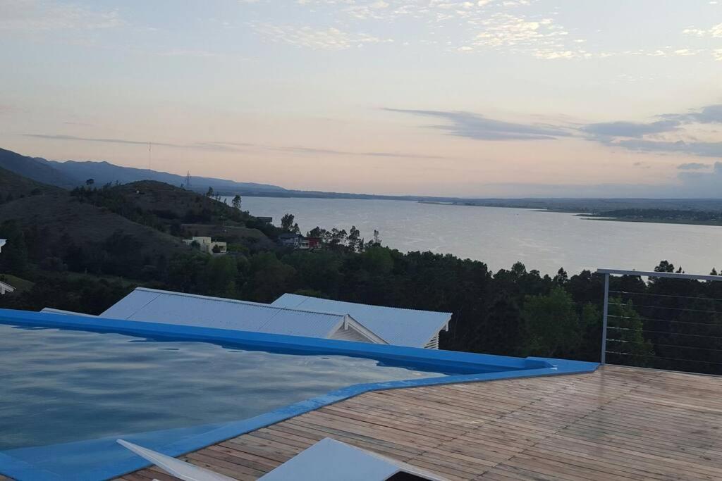 Dique Los Molinos Exclusiva casa vista al lago