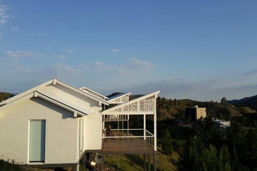 Dique Los Molinos Exclusiva casa vista al lago