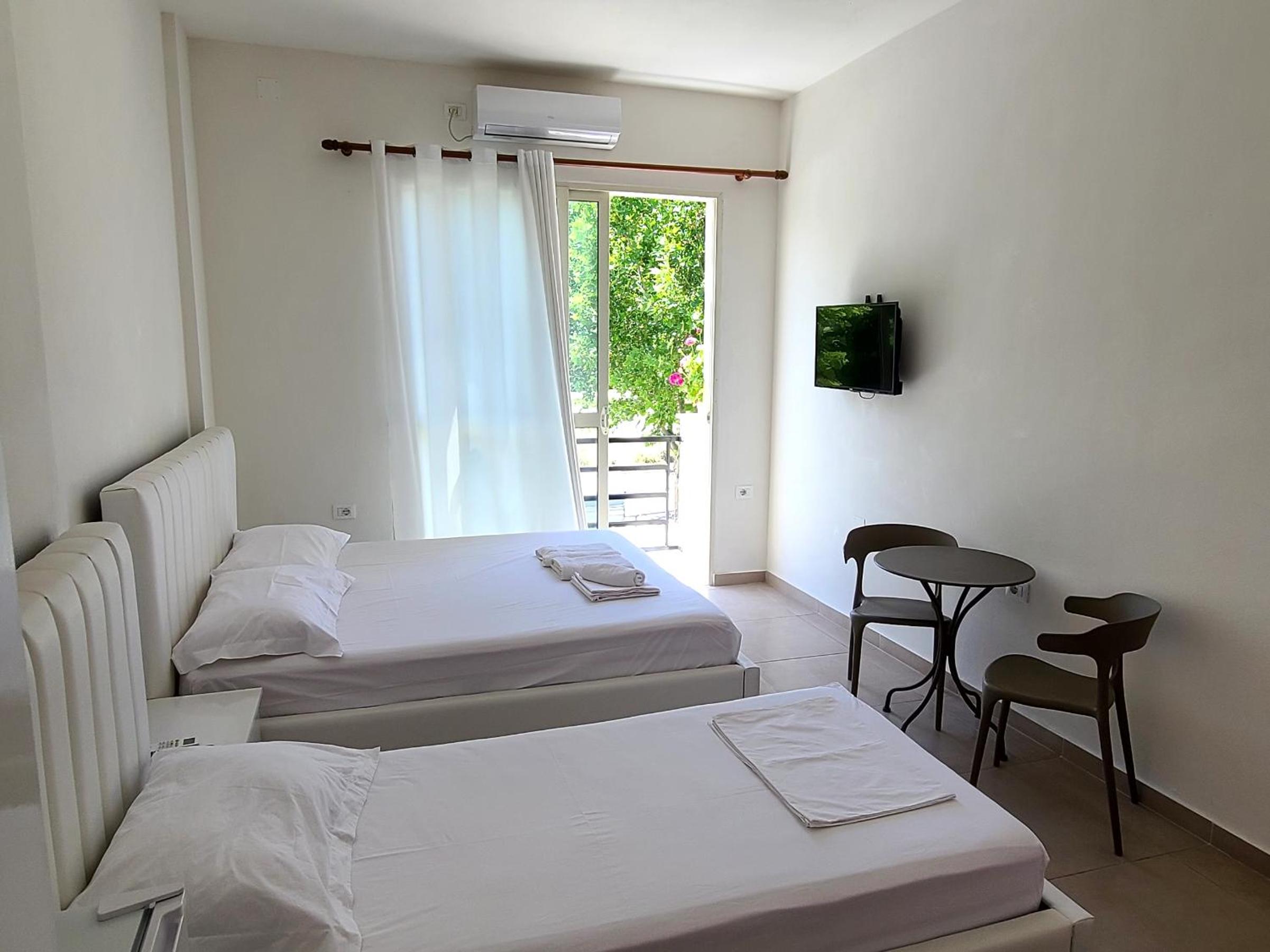 Arli Eris Rent rooms