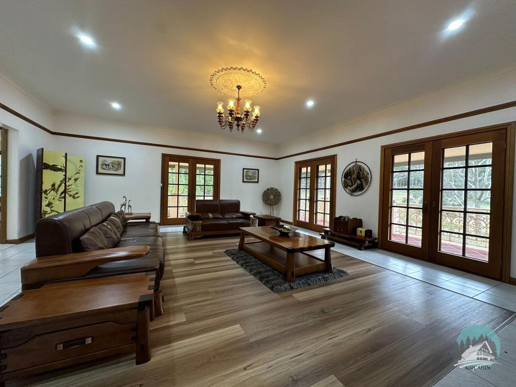 Aircabin - KANGY ANGY - Rural Retreat 4 Bedrooms